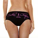 <strong>Женские трусики с надписью Fuckin№ Classy от Hustler</strong> <br />
Стильные и удобные женские трусики Hustler классического покроя, которые отлично подходят для повседневной носки. <div class="charTableblock"><div><span>Размер</span>: S (42-44); M (44-46)</div><div><span>Цвет</span>: черный</div><div><span>Производитель</span>: Hustler, США</div><div><span>В наличии</span>: S-M, черный</div></div> Женские трусики с надписью Fuckin№ Classy от Hustler
Стильные и удобные женские трусики Hustler классического покроя, которые отлично подходят для повседневной носки.