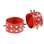 <strong>Красные напульсники с шипами и заклепками</strong> <br />
Изготовлены из натуральной кожи. <div class="charTableblock"><div><span>Материал</span>: кожа</div><div><span>Цвет</span>: красный, розовый</div><div><span>Производитель</span>: Sitabella, Россия</div></div> Красные напульсники с шипами и заклепками
Изготовлены из натуральной кожи.