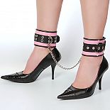 <strong>Кожаные розовые оковы с черным широким ремешком</strong> <br />
Изготавливаются из натуральной кожи с велюровой подкладкой. <div class="charTableblock"><div><span>Материал</span>: кожа</div><div><span>Цвет</span>: красный, розовый</div><div><span>Производитель</span>: Sitabella, Россия</div></div> Кожаные розовые оковы с черным широким ремешком
Изготавливаются из натуральной кожи с велюровой подкладкой.