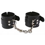 <strong>Манжеты с ремешками и карабинами для сцепки</strong> <br />
Качественный аксессуар для качественной игры БДСМ! Широкие манжеты из кожзама универсальный элемент, который не только выполнит свои функции, но и послужит украшением. <div class="charTableblock"><div><span>Производитель</span>: Пикантные штучки, Россия</div></div> Манжеты с ремешками и карабинами для сцепки
Качественный аксессуар для качественной игры БДСМ! Широкие манжеты из кожзама универсальный элемент, который не только выполнит свои функции, но и послужит украшением.