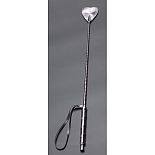 <strong>Стек Бронза окончание в виде сердечка</strong> <br />
Состоит из деревянной рукояти и хлыста из гибкой полимерной основы, оплетённых искусственной кожей. <div class="charTableblock"> </div> Стек Бронза окончание в виде сердечка 
Состоит из деревянной рукояти и хлыста из гибкой полимерной основы, оплетённых искусственной кожей.