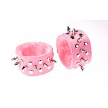 <strong>Напульсник</strong> <br />
Изготовлен из искусственной кожи. <div class="charTableblock"> </div> Напульсник
Изготовлен из искусственной кожи.