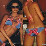 <strong>Голубое бикини с красными бантами YAMI LOLLIPOP HU11291-637OS </strong> <br />
Голубое бикини из лифа-треугольниками, верх чашечек украшены яркими красными бантами в белый горошек, классические трусики на ярких широких завязках, на попке пышный бант. <div class="charTableblock"><div><span>Размер</span>: XS (40-42); S (42-44); M (44-46); L (46-48)</div><div><span>Цвет</span>: другой</div></div> Голубое бикини с красными бантами YAMI LOLLIPOP HU11291-637OS
Голубое бикини из лифа-треугольниками, верх чашечек украшены яркими красными бантами в белый горошек, классические трусики на ярких широких завязках, на попке пышный бант.