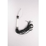 <strong>Плеть Мини черная с белой рукояткой</strong> <br />
Гладкая плеть (флоггер) изготовлена из натуральной кожи. <div class="charTableblock"> </div> Плеть Мини черная с белой рукояткой
Гладкая плеть (флоггер) изготовлена из натуральной кожи.