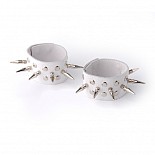 <strong>Напульсники кожаные белые с шипами и заклепками 3058-3</strong> <br />
Изготовлены из натуральной кожи. <div class="charTableblock"><div><span>Цвет</span>: белый</div><div><span>Производитель</span>: Sitabella, Россия</div></div> Напульсники кожаные белые с шипами и заклепками 3058-3
Изготовлены из натуральной кожи.