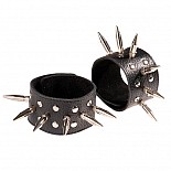 <strong>Напульсники кожаные черные с шипами и заклепками 3058-1</strong> <br />
Изготовлены из натуральной кожи. <div class="charTableblock"><div><span>Цвет</span>: черный</div></div> Напульсники кожаные черные с шипами и заклепками 3058-1
Изготовлены из натуральной кожи.