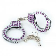 <strong>Наручники с фиолетовыми стразами FANCY CUFFS </strong> <br />
Наручники с фиолетовыми стразами FANCY CUFFS.<div class="charTableblock"><div><span>Материал</span>: металл</div><div><span>Цвет</span>: другой</div><div><span>Производитель</span>: PipeDream, США</div></div> Наручники с фиолетовыми стразами FANCY CUFFS
Наручники с фиолетовыми стразами FANCY CUFFS.