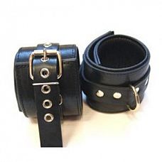 <strong>Оковы для ног с застежкой, ремешком и одним сварным кольцом</strong> <br />
Не подшитые черные наножники , имеют застежку, с помощью которой удобно регулируется Размер.<div class="charTableblock"><div><span>Материал</span>: кожа</div><div><span>Производитель</span>: Beastly, Россия</div></div> Оковы для ног с застежкой, ремешком и одним сварным кольцом
Не подшитые черные наножники , имеют застежку, с помощью которой удобно регулируется Размер.