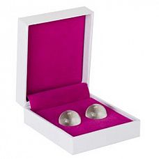 <strong>Стеклянные вагинальные шарики Ben Wa Balls erotic exercise</strong> <br />
Стеклянные вагинальные шарики без сцепки. Упакованы в красивую подарочную коробочку.<div class="charTableblock"><div><span>Диаметр, см</span>: 1.90</div><div><span>Диаметр, см</span>: меньше 2</div><div><span>Производитель</span>: Shots Toys by Shots Media BV, Нидерланды</div></div> Стеклянные вагинальные шарики Ben Wa Balls erotic exercise
Стеклянные вагинальные шарики без сцепки. Упакованы в красивую подарочную коробочку.