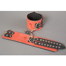 <strong>Красные кожаные оковы с чёрными ремнями</strong> <br />
Широкие поножи ручной работы № это Ваш помощник в реализации самых необузданных БДСМ фантазий.<div class="charTableblock"><div><span>Материал</span>: кожа</div><div><span>Цвет</span>: красный, розовый</div><div><span>Производитель</span>: Подиум, Россия</div></div> Красные кожаные оковы с чёрными ремнями
Широкие поножи ручной работы № это Ваш помощник в реализации самых необузданных БДСМ фантазий.