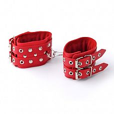 <strong>Красные кожаные наручники с ремешками</strong> <br />
Изготавливаются из натуральной кожи с велюровой подкладкой.<div class="charTableblock"><div><span>Материал</span>: кожа</div><div><span>Цвет</span>: красный, розовый</div><div><span>Производитель</span>: Sitabella, Россия</div></div> Красные кожаные наручники с ремешками
Изготавливаются из натуральной кожи с велюровой подкладкой.