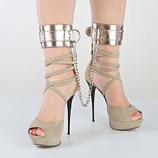 <strong>Серебристые оковы, соединенные цепочкой</strong> <br />
Изготавливаются из искусственной кожи.<div class="charTableblock"><div><span>Материал</span>: кожзам</div><div><span>Цвет</span>: другой</div><div><span>Производитель</span>: Sitabella, Россия</div></div> Серебристые оковы, соединенные цепочкой
Изготавливаются из искусственной кожи.