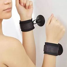 <strong>Наручники с присосками</strong> <br />
Наручники с присоской выполненные из современного материала - мягкого пенистого неопрена, ламинированного шелковистым спандексом, (относятся к классу Soft-bondage), прекрасный аксессуар для начинающих.<div class="charTableblock"><div><span>Материал</span>: текстиль</div><div><span>Цвет</span>: черный</div><div><span>Производитель</span>: Sitabella, Россия</div></div> Наручники с присосками
Наручники с присоской выполненные из современного материала - мягкого пенистого неопрена, ламинированного шелковистым спандексом, (относятся к классу Soft-bondage), прекрасный аксессуар для начинающих.