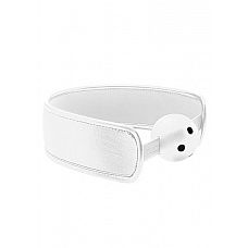 <strong>Кляп Brace Balll White</strong> <br />
Кляп оснащен кожаным воротником на шею и ремнями, сделанными из эластичного материала, благодаря чему игрушка лежит комфортно и идеально подходит всем.<div class="charTableblock"><div><span>Тип</span>: шар</div><div><span>Цвет</span>: белый</div><div><span>Материал</span>: кожзам</div><div><span>Производитель</span>: OUCH by Shots Media BV, Нидерланды</div></div> Кляп Brace Balll White 
Кляп оснащен кожаным воротником на шею и ремнями, сделанными из эластичного материала, благодаря чему игрушка лежит комфортно и идеально подходит всем.