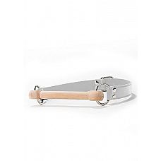 <strong>Белый кляп Wooden Bridle с деревянным tpeнзелем</strong> <br />
Восхитительный кляп на кожаных ремешках красного цвета.<div class="charTableblock"><div><span>Тип</span>: другой</div><div><span>Цвет</span>: белый</div><div><span>Материал</span>: кожа</div><div><span>Производитель</span>: OUCH by Shots Media BV, Нидерланды</div></div> Белый кляп Wooden Bridle с деревянным tpeнзелем 
Восхитительный кляп на кожаных ремешках красного цвета.