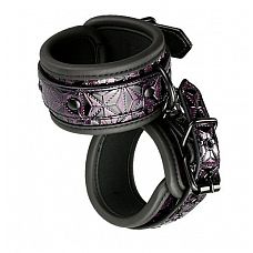 <strong>Фиолетово-чёрные наручники BLAZE HANDCUFF PURPLE</strong> <br />
Фиолетово-чёрные наручники BLAZE HANDCUFF PURPLE. Стильные. Регулируемые в обхвате.<div class="charTableblock"><div><span>Производитель</span>: Dream Toys, Китай</div></div> Фиолетово-чёрные наручники BLAZE HANDCUFF PURPLE
Фиолетово-чёрные наручники BLAZE HANDCUFF PURPLE. Стильные. Регулируемые в обхвате.