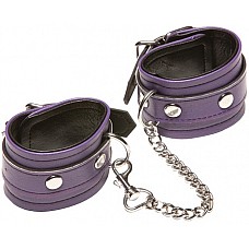 <strong>Фиолетовые кожаные наручники X-Play</strong> <br />
Кожаные наручники фиолетового цвета, соединены серебристой цепочкой.На браслетах имеются ремешки регулировки фиксации. <div class="charTableblock"><div><span>Материал</span>: кожа</div><div><span>Цвет</span>: другой</div><div><span>Производитель</span>: X-Play, Канада</div></div> Фиолетовые кожаные наручники X-Play
Кожаные наручники фиолетового цвета, соединены серебристой цепочкой.На браслетах имеются ремешки регулировки фиксации.