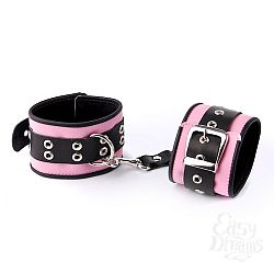 Наручники кожаные черные с розовым, ремешок с двумя карабинами на концах 3052-14 Наручники кожаные черные с розовым, ремешок с двумя карабинами на концах 3052-14