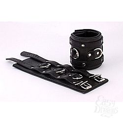 Широкие подвернутые наручники с 3 сварными D-кольцами Широкие подвернутые наручники с 3 сварными D-кольцами