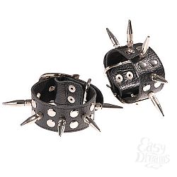 Черные кожаные наручники с шипами и заклепками Черные кожаные наручники с шипами и заклепками