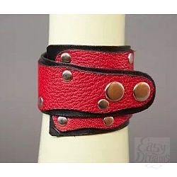 Красно-чёрный кожаный браслет «Треугольник» Красно-чёрный кожаный браслет «Треугольник»